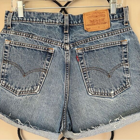 Vintage Levis Relax Fit 550 Cut Off High Rise Denim Shorts Made in USA - Picture 4 of 12